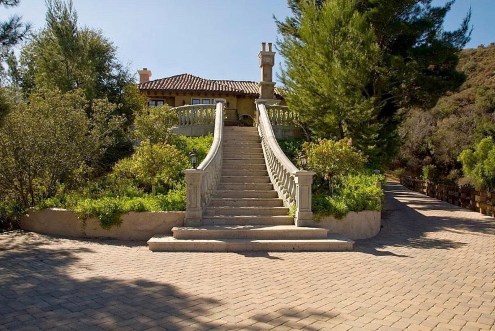 Huge Acres Studio ranch — photo 10