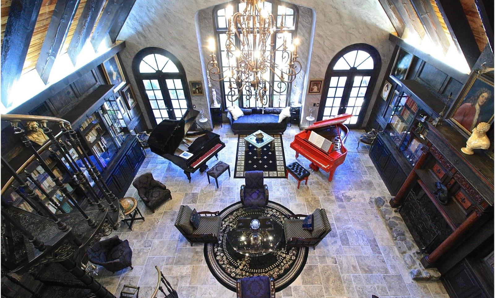 I's Mansion Tudor Estate — photo 2
