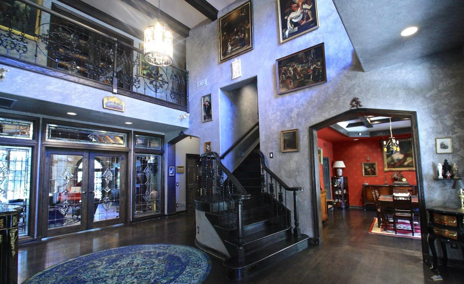 I's Mansion Tudor Estate — photo 7