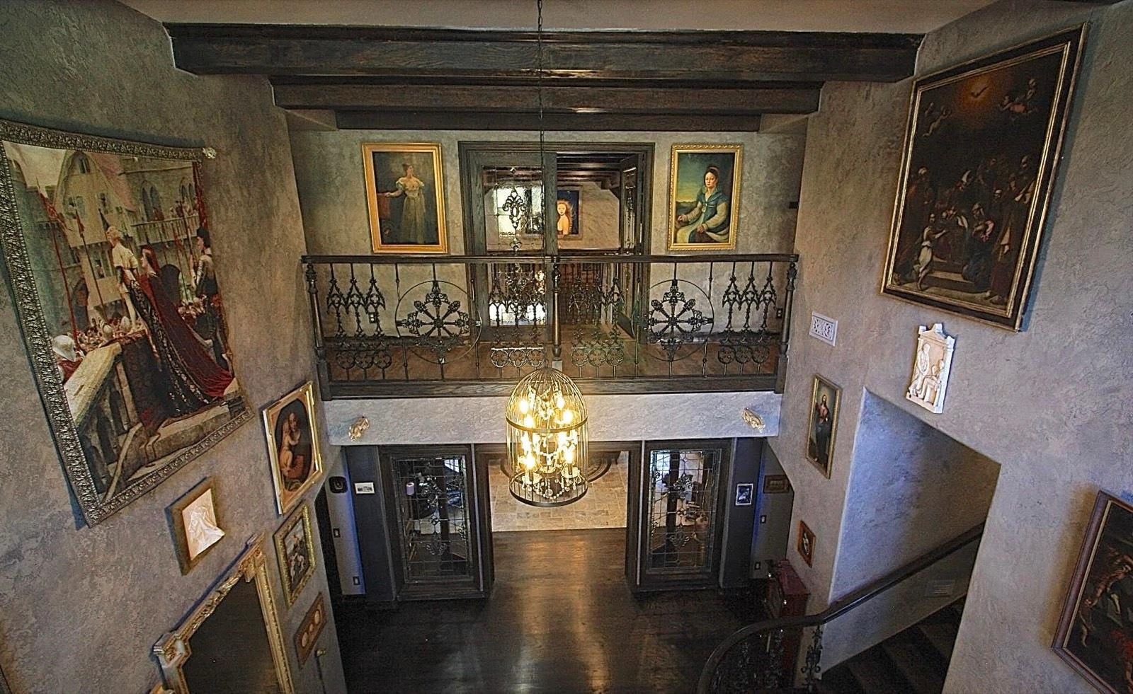 I's Mansion Tudor Estate — photo 9