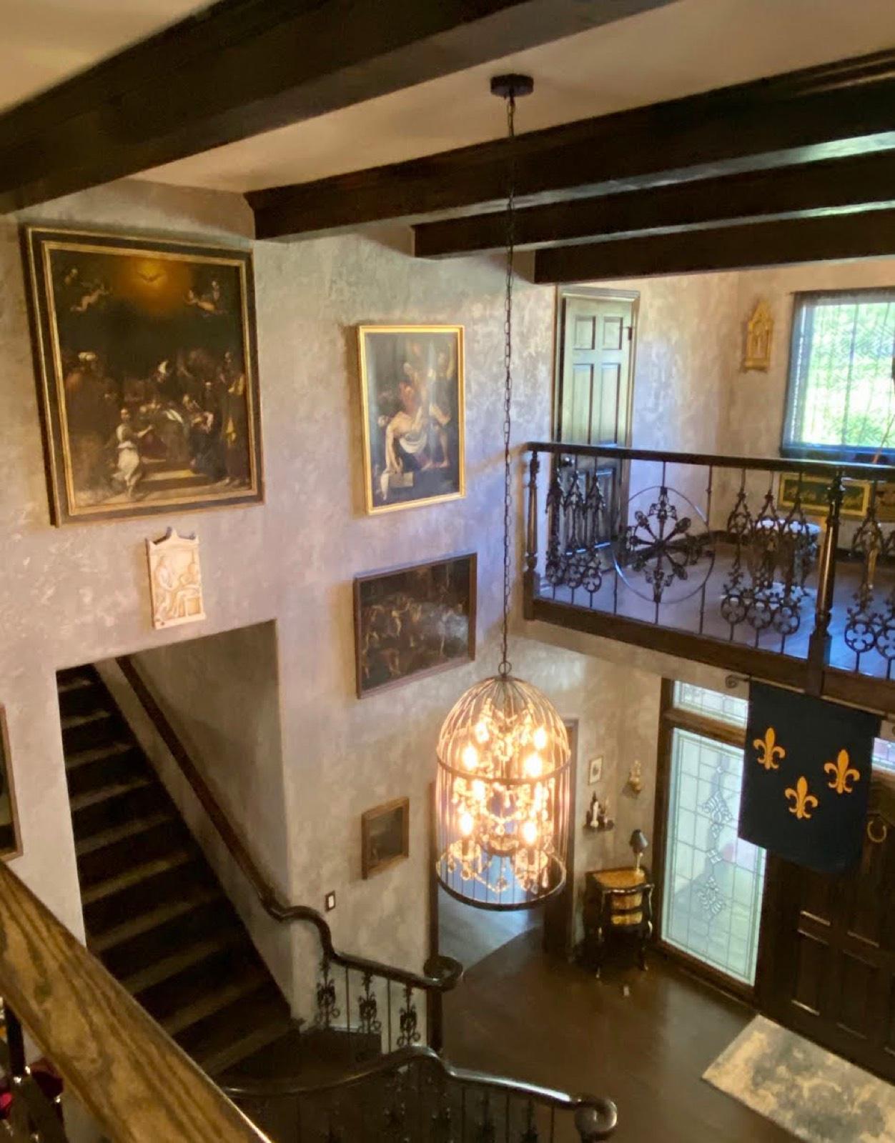 I's Mansion Tudor Estate — photo 10
