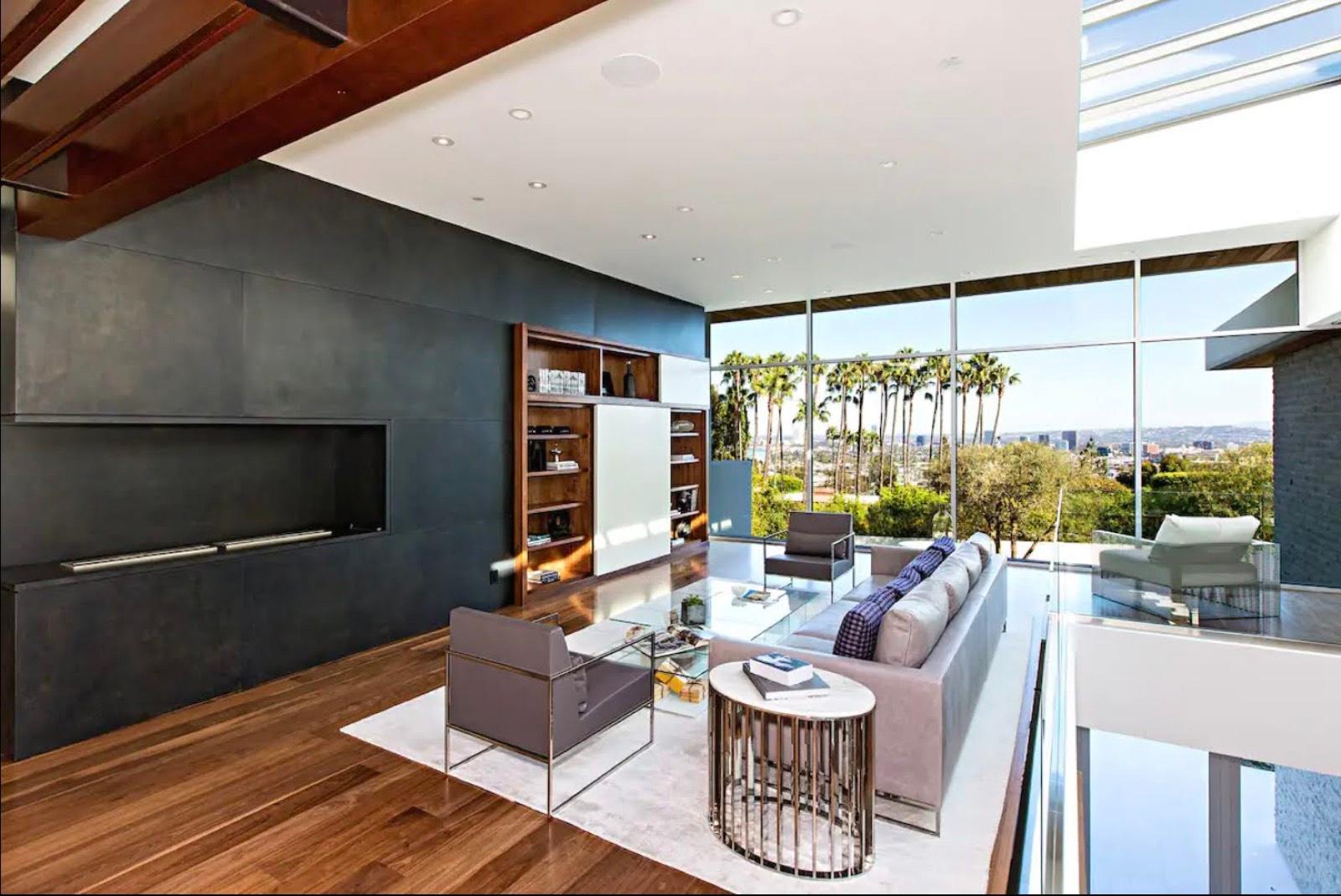 I's Modern Tech Mansion — photo 11