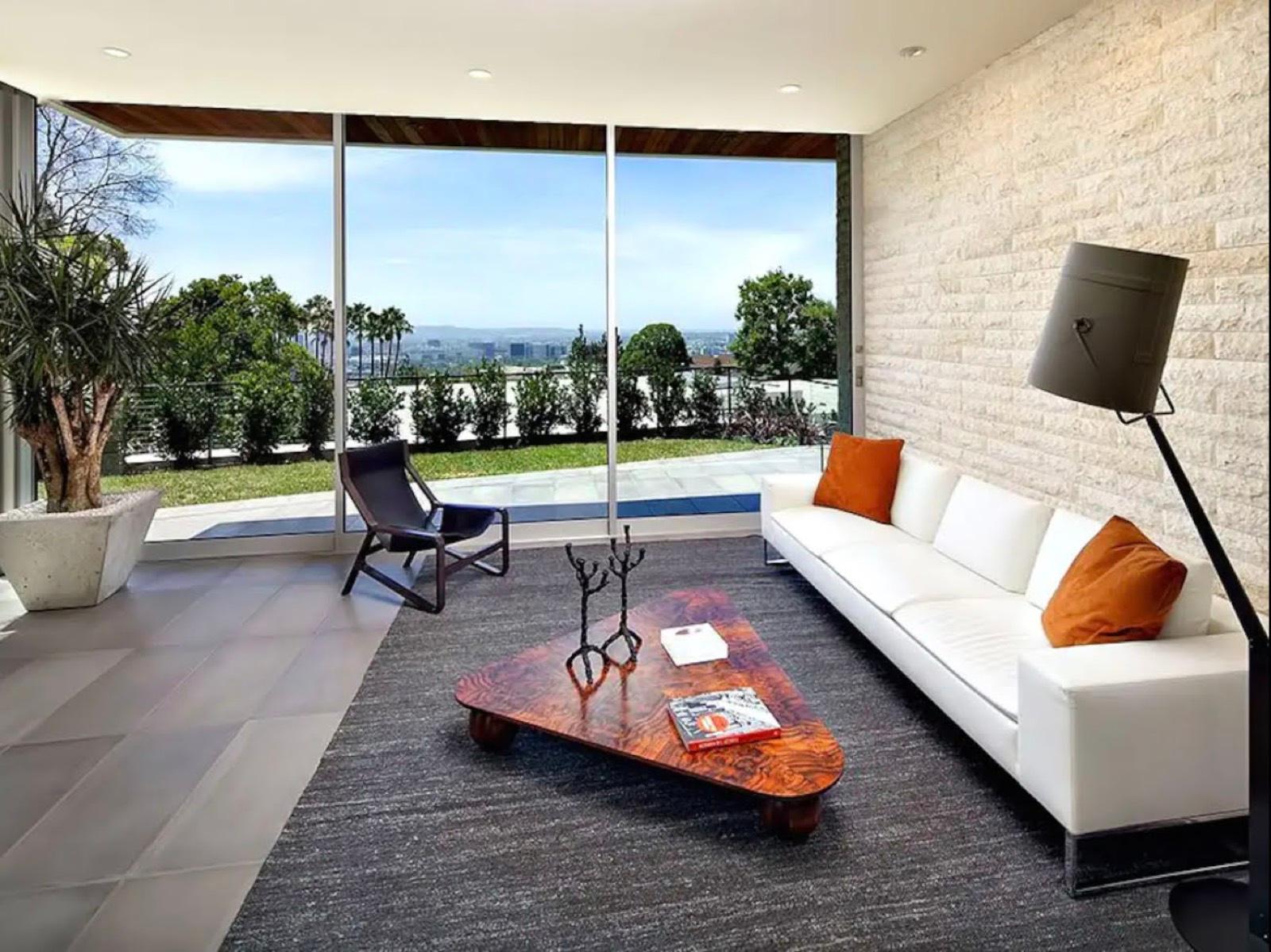 I's Modern Tech Mansion — photo 12