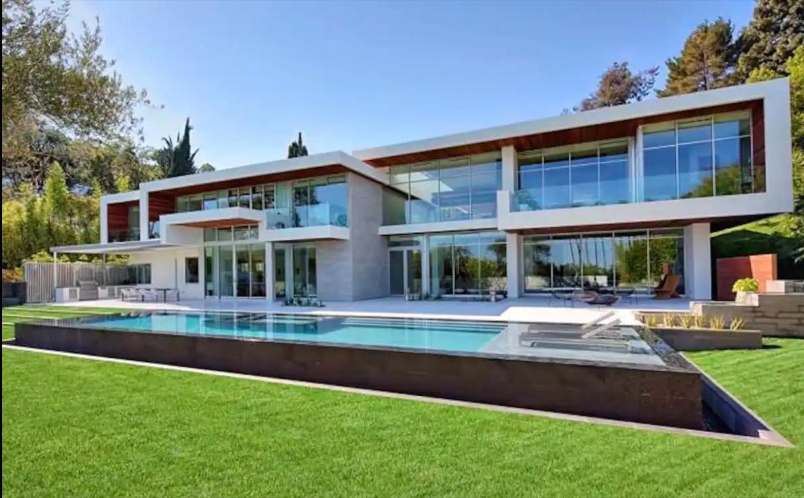 I's Modern Tech Mansion — photo 5