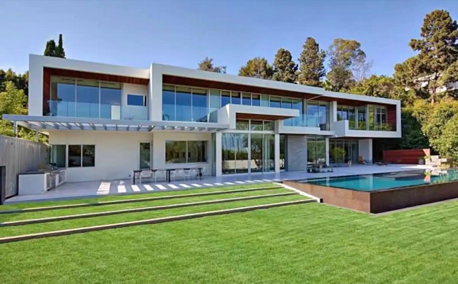 I's Modern Tech Mansion — photo 6
