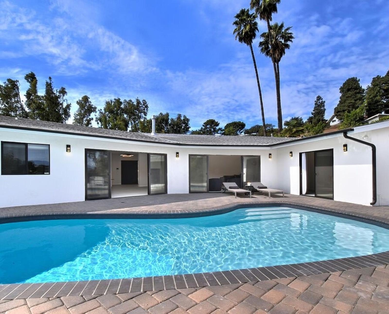 Ians Dona Mod House w Theater — photo 1