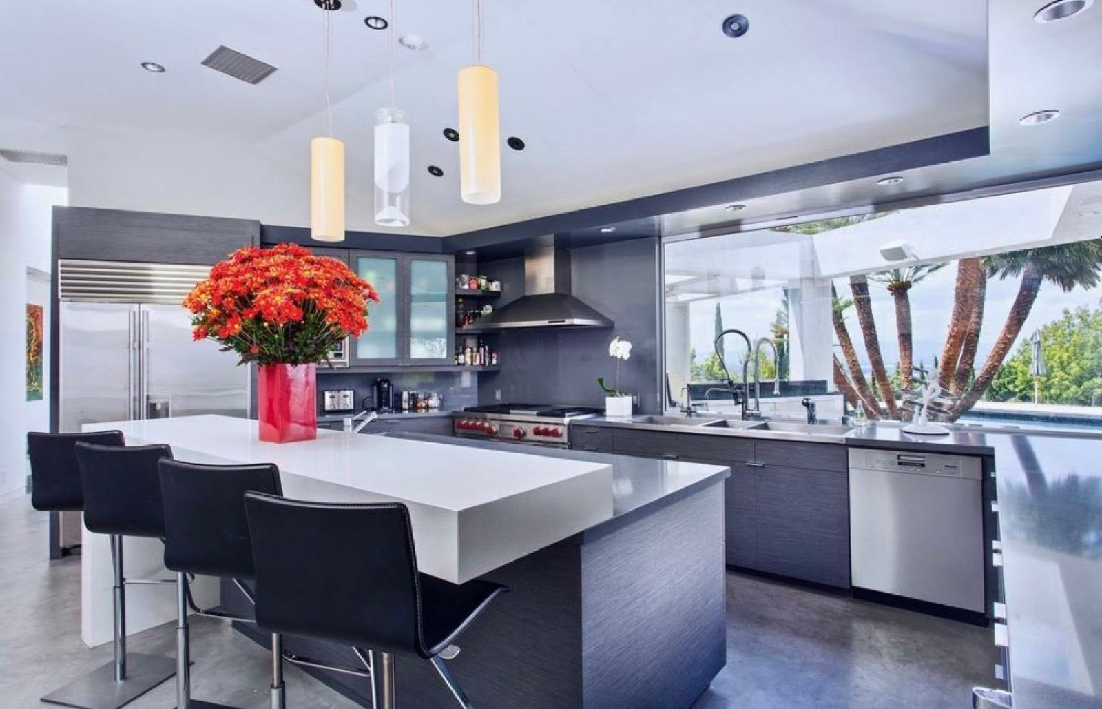 IJ's Benedict Modern — photo 12