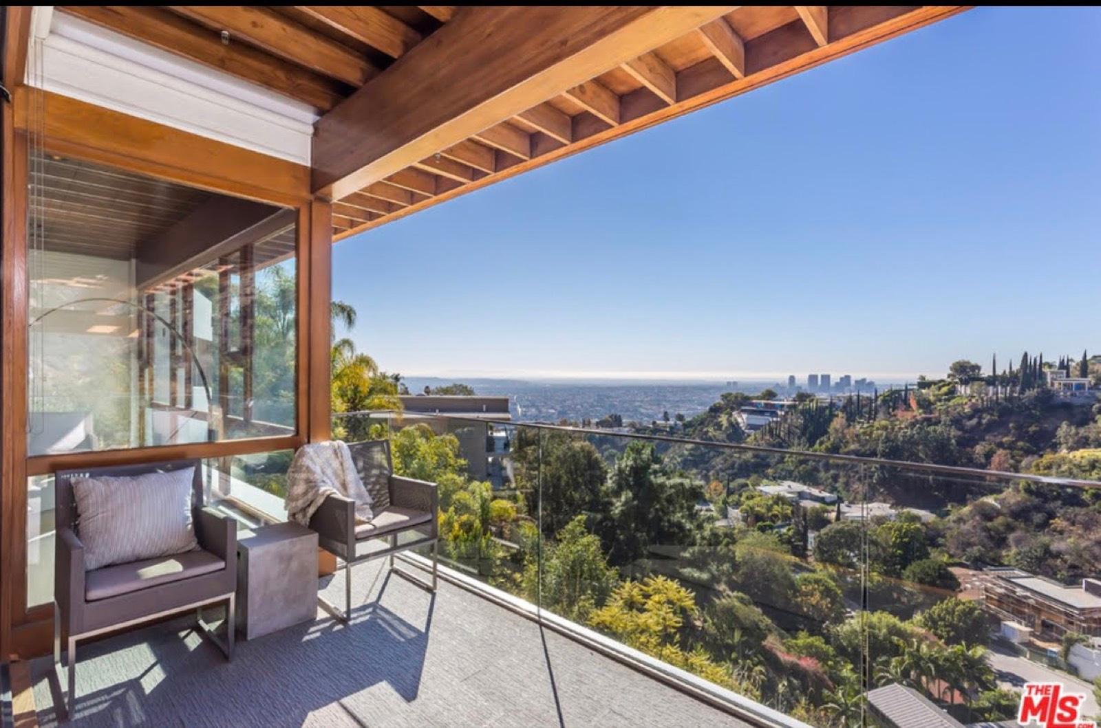 IJ's Trousdale — photo 9