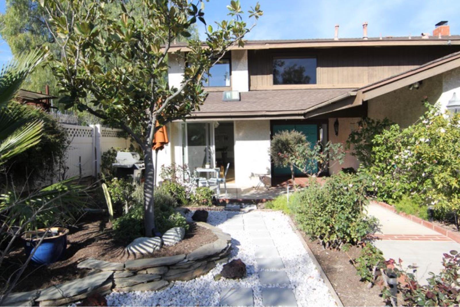 J Mod Woodland Hills House — photo 3