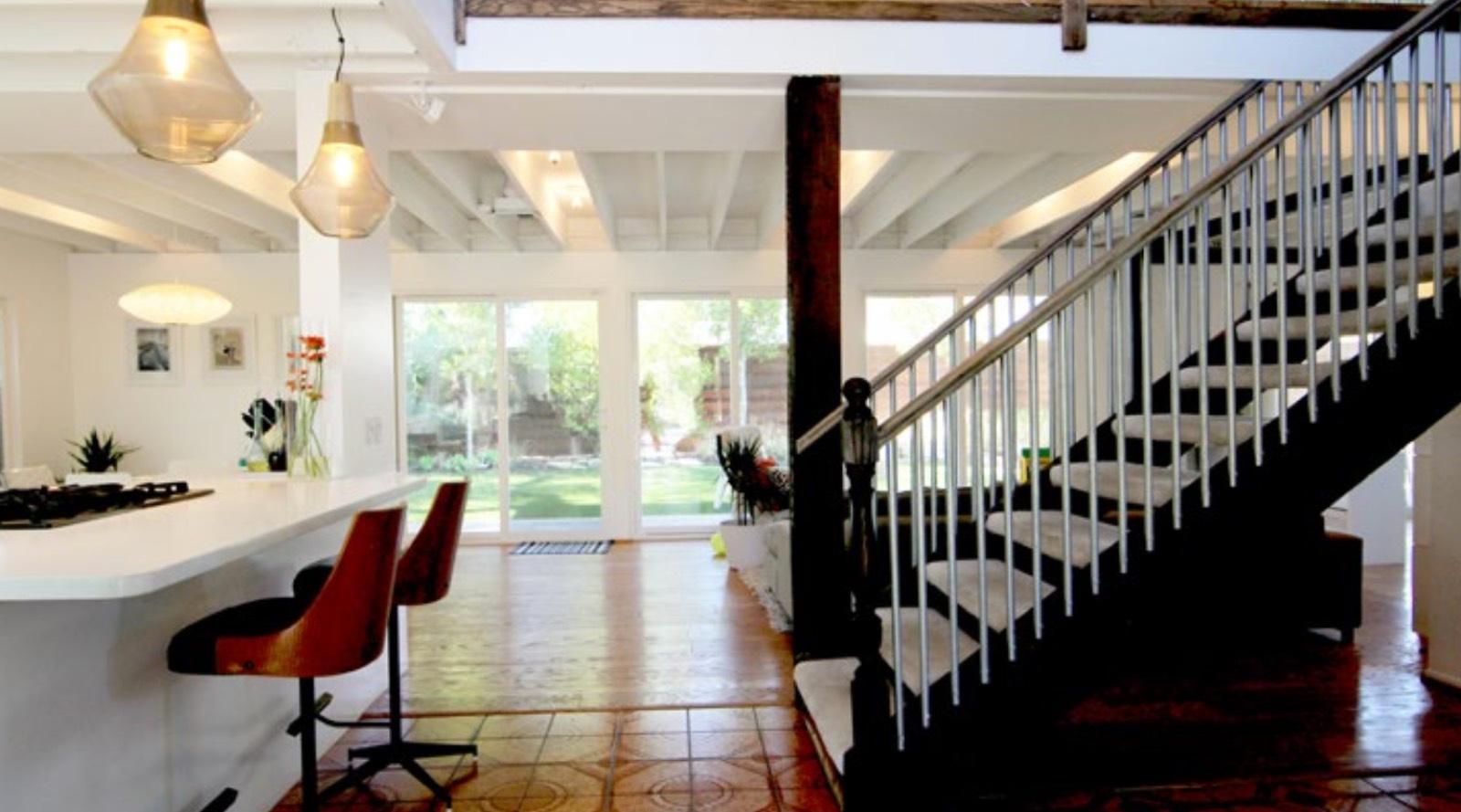 J Mod Woodland Hills House — photo 4