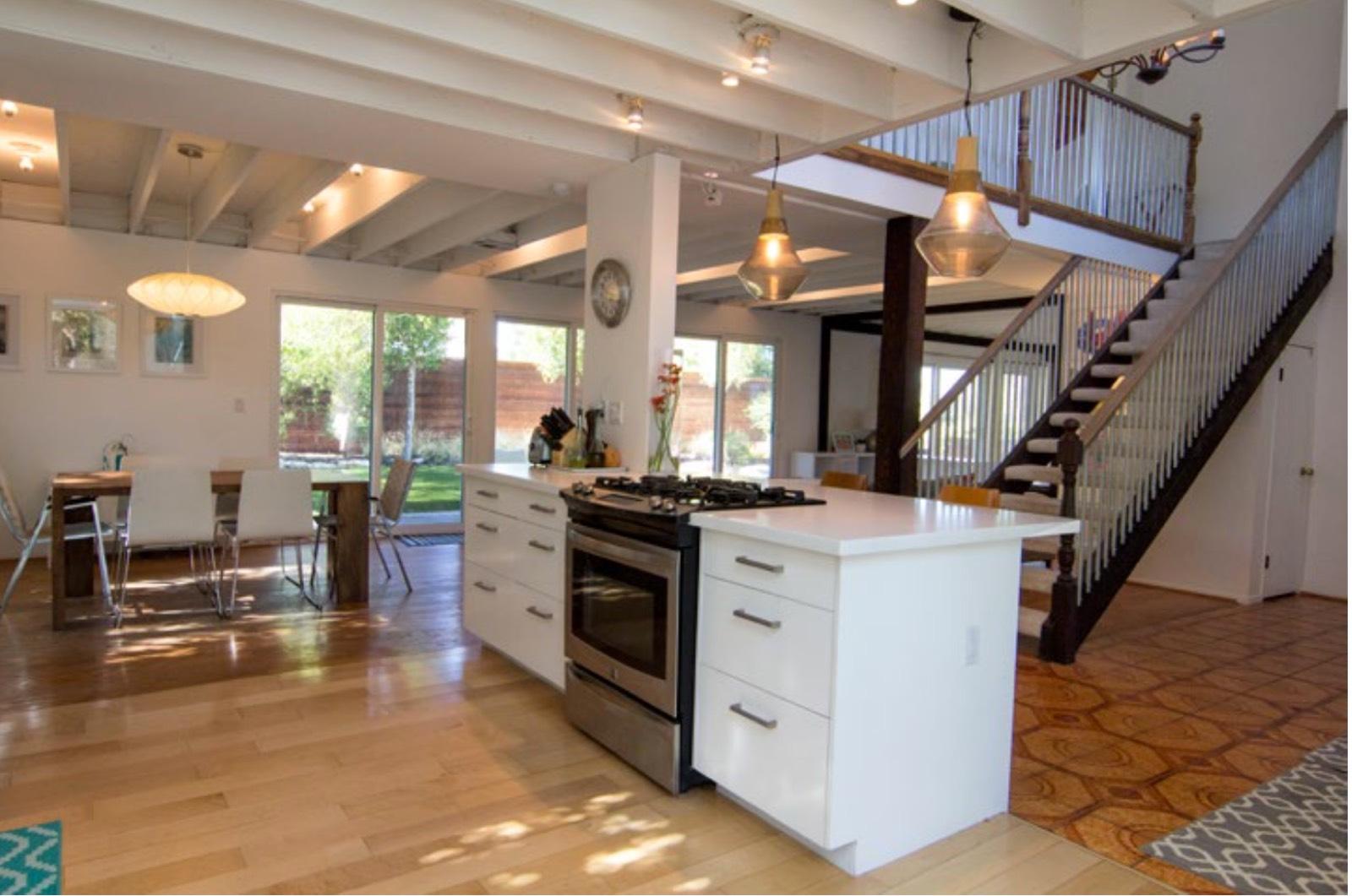 J Mod Woodland Hills House — photo 5