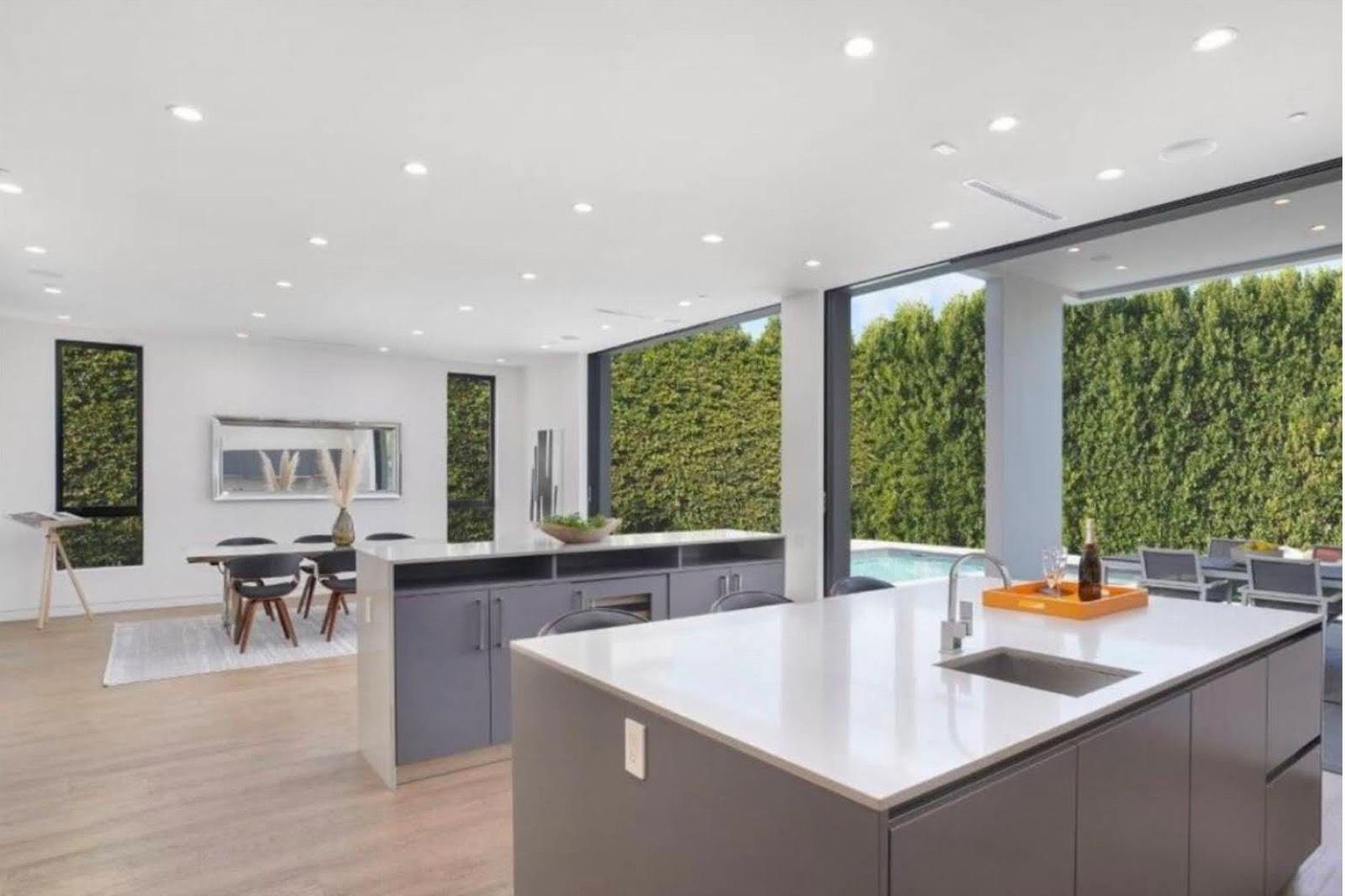J's Modern Bonita Home — photo 4