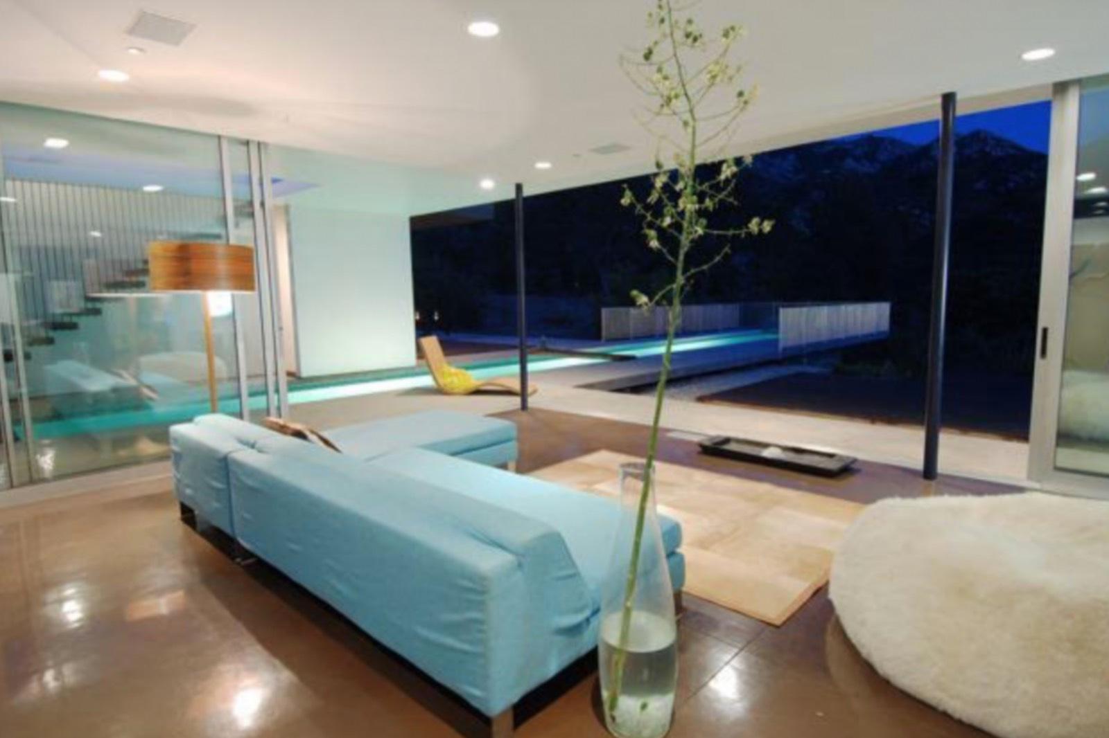 J's Modern Box Home — photo 2
