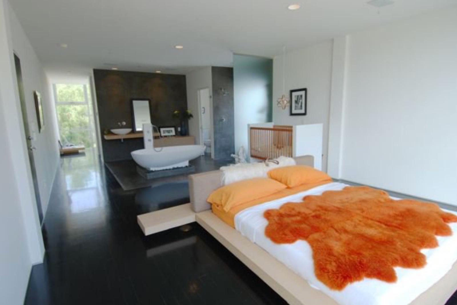 J's Modern Box Home — photo 11