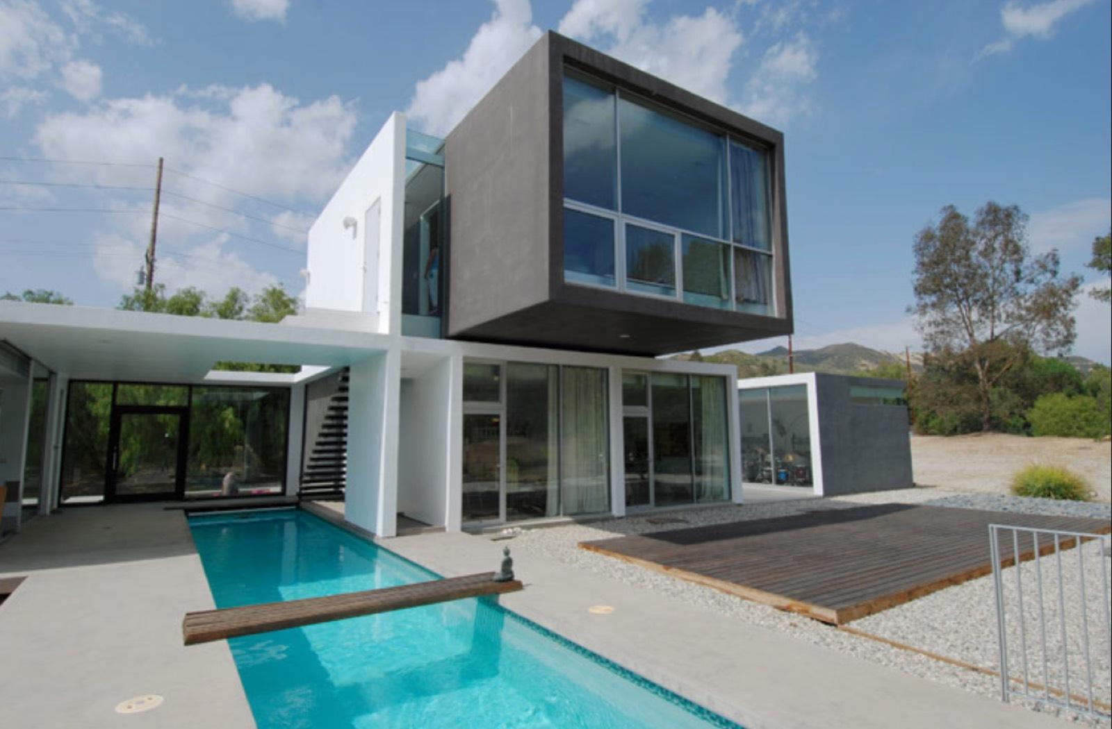 J's Modern Box Home — photo 9