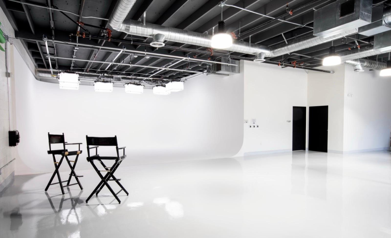 J's White Studio — photo 2