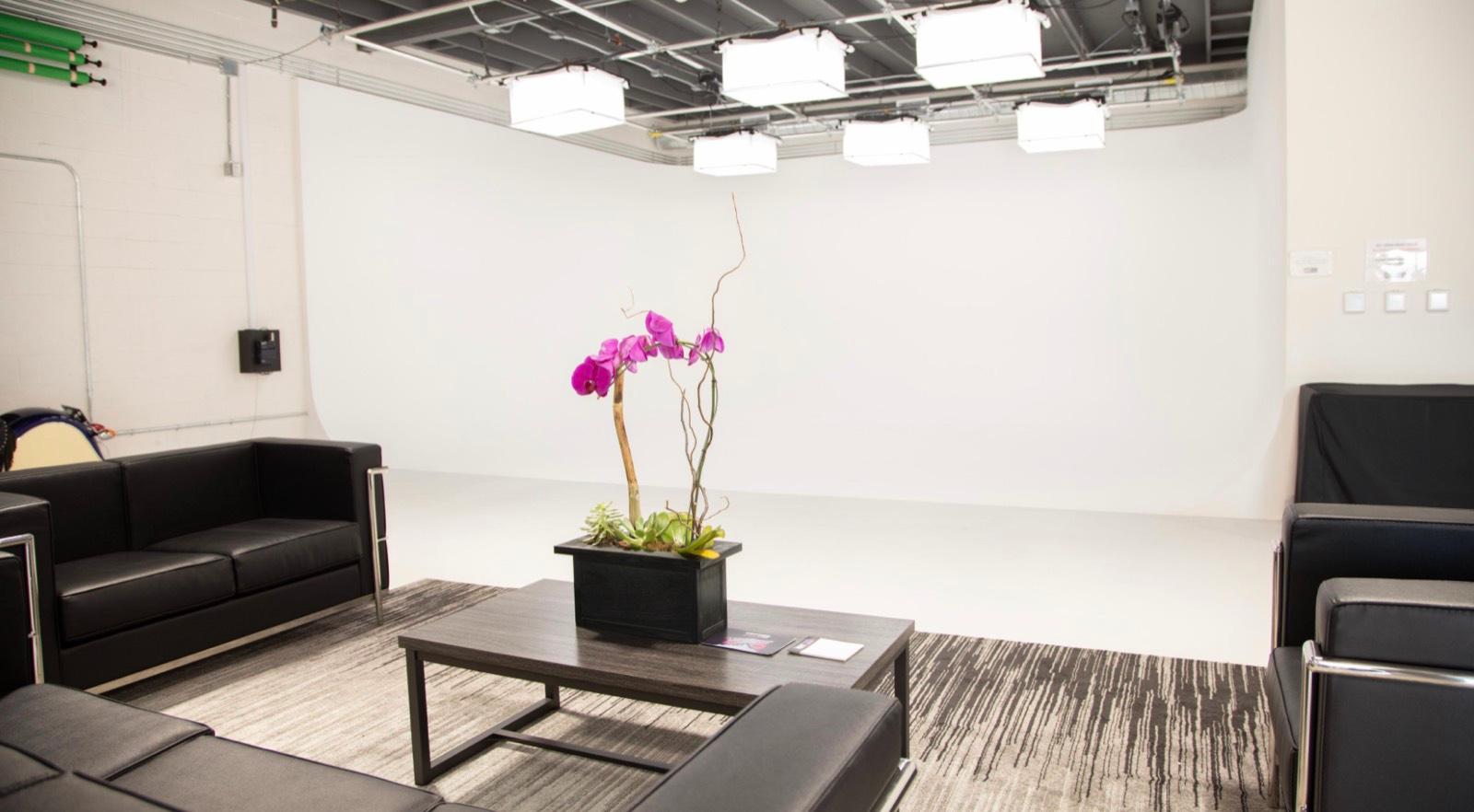 J's White Studio — photo 3