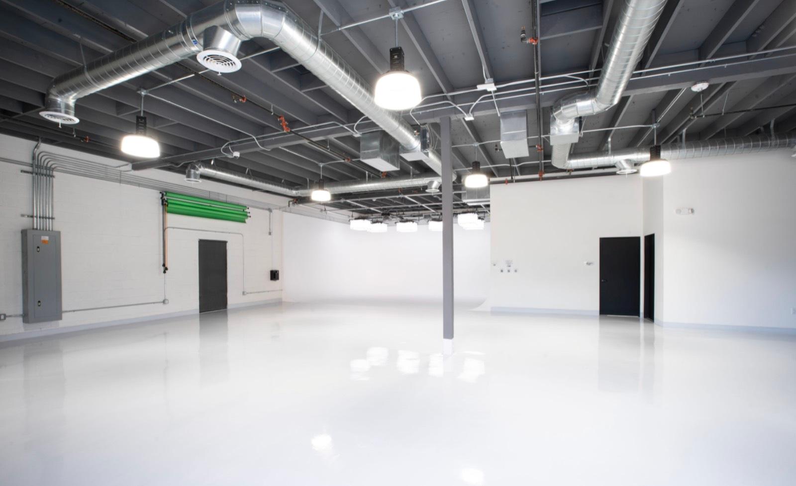 J's White Studio — photo 4