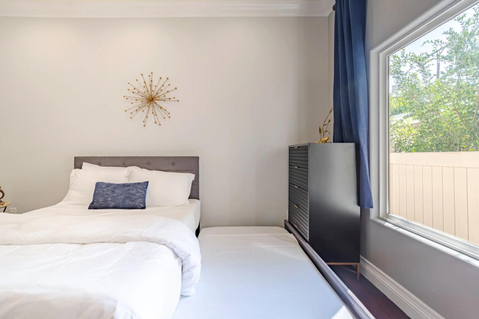 Ja's Calvert 4 Bed abode — photo 2