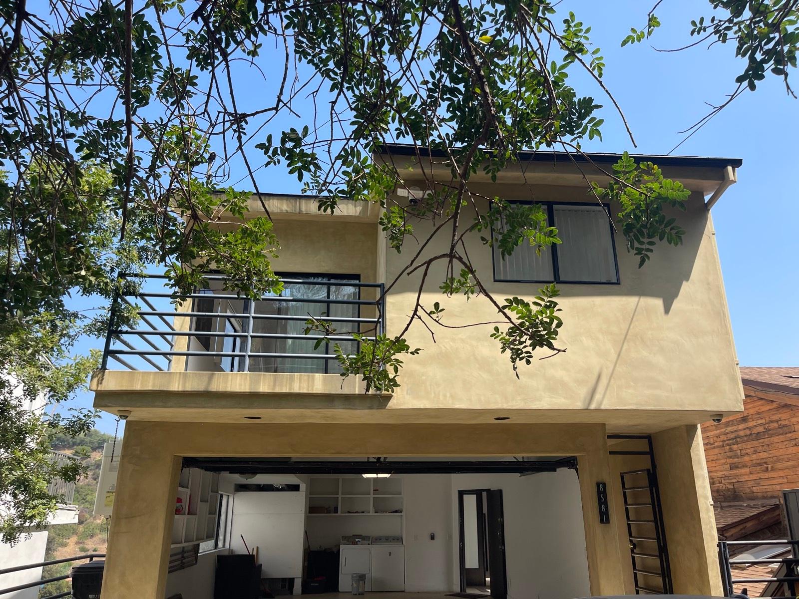Jas 4 story hollywood h mod abode — photo 1