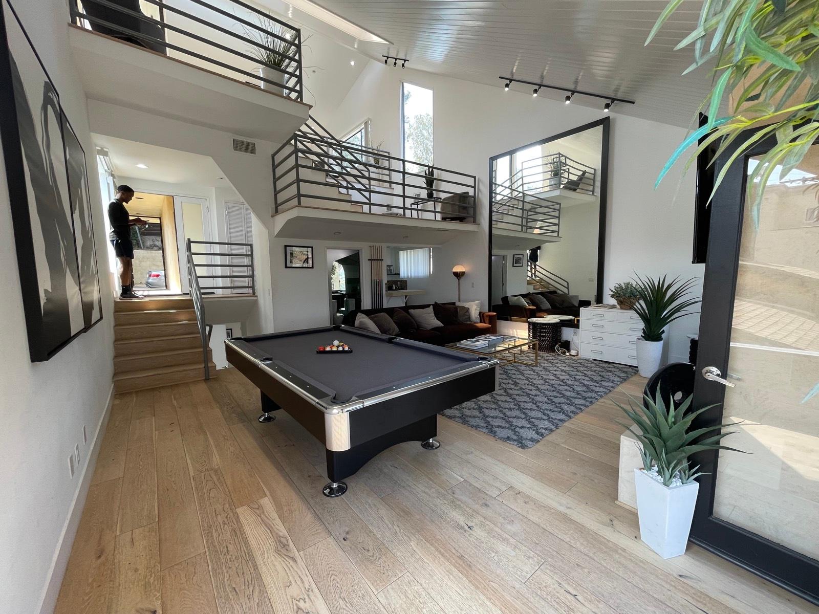 Jas 4 story hollywood h mod abode — photo 7