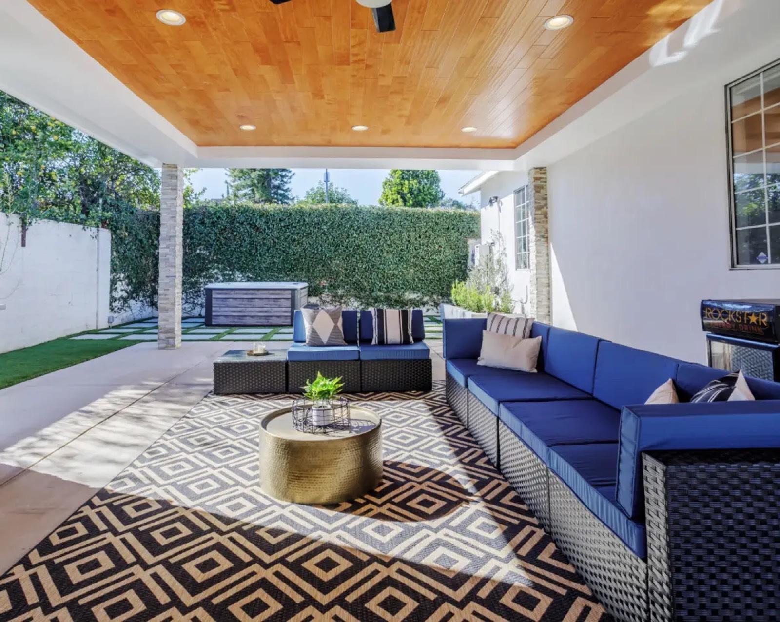 Ja’s Entertainer Debby Home — photo 1