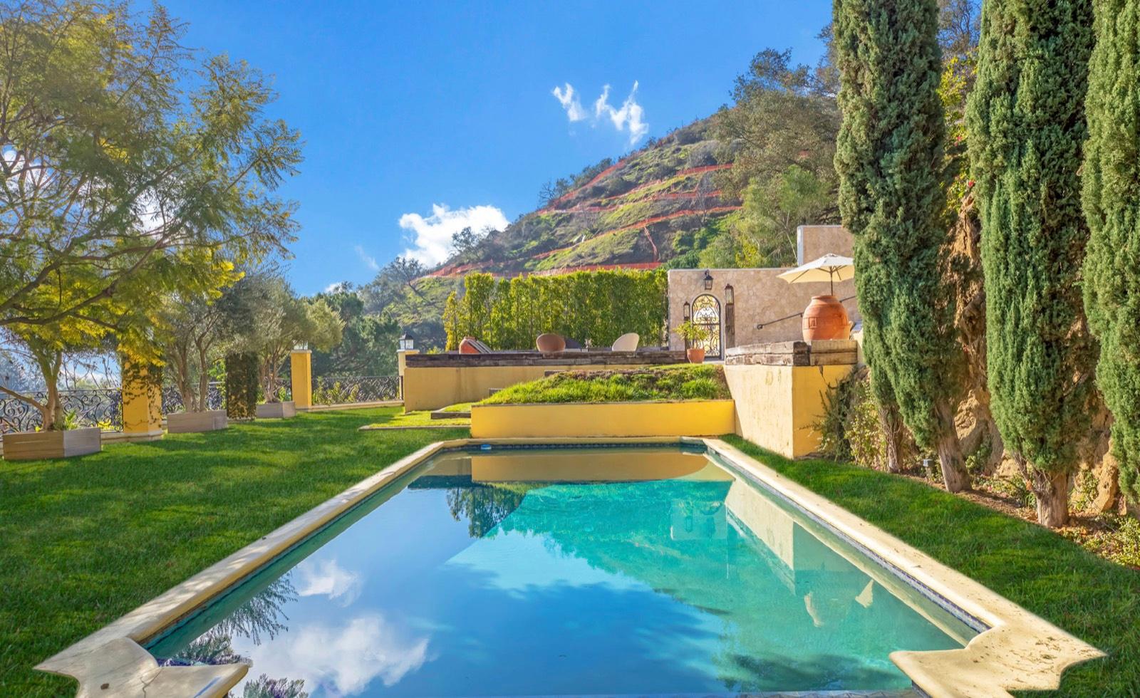 JA's Italian View Estate — photo 1