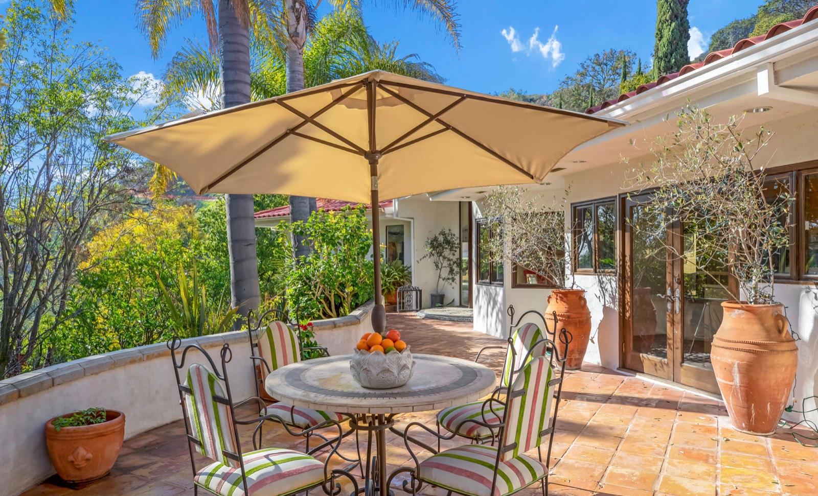 JA's Italian View Estate — photo 4