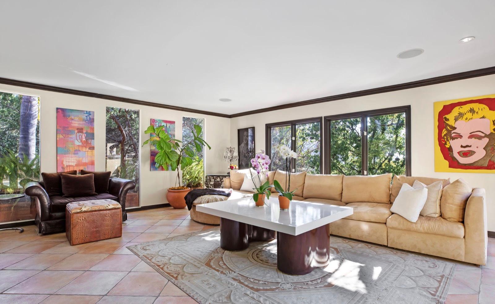 JA's Italian View Estate — photo 7