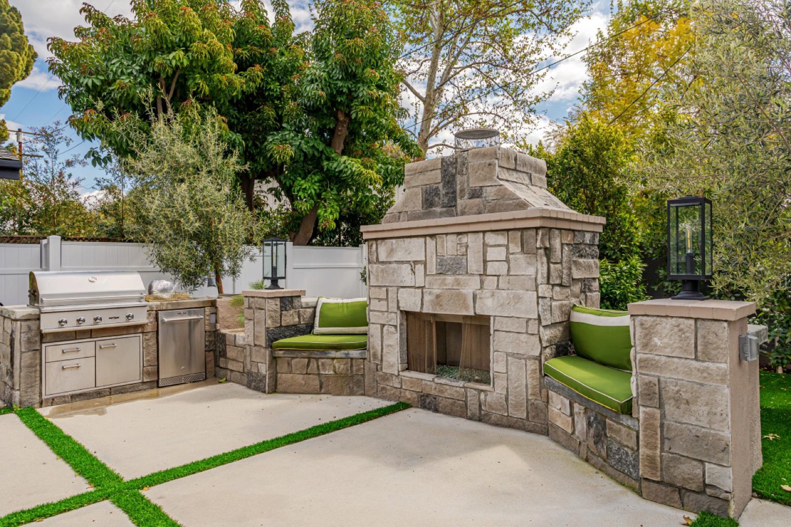 Jason’s Sherman oaks home — photo 4