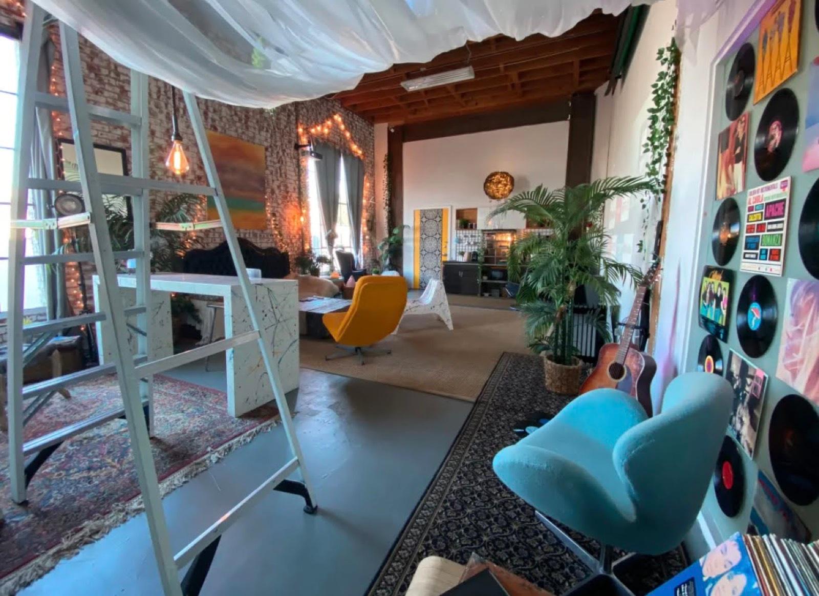JD's Wild Time loft — photo 2