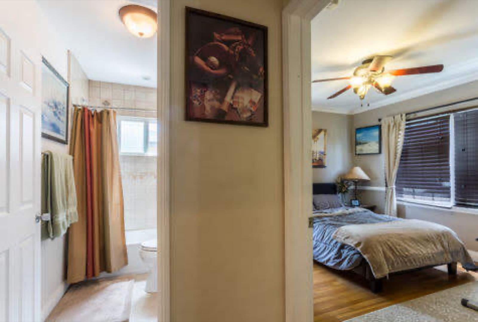 Jeff’s Wooden house — photo 1