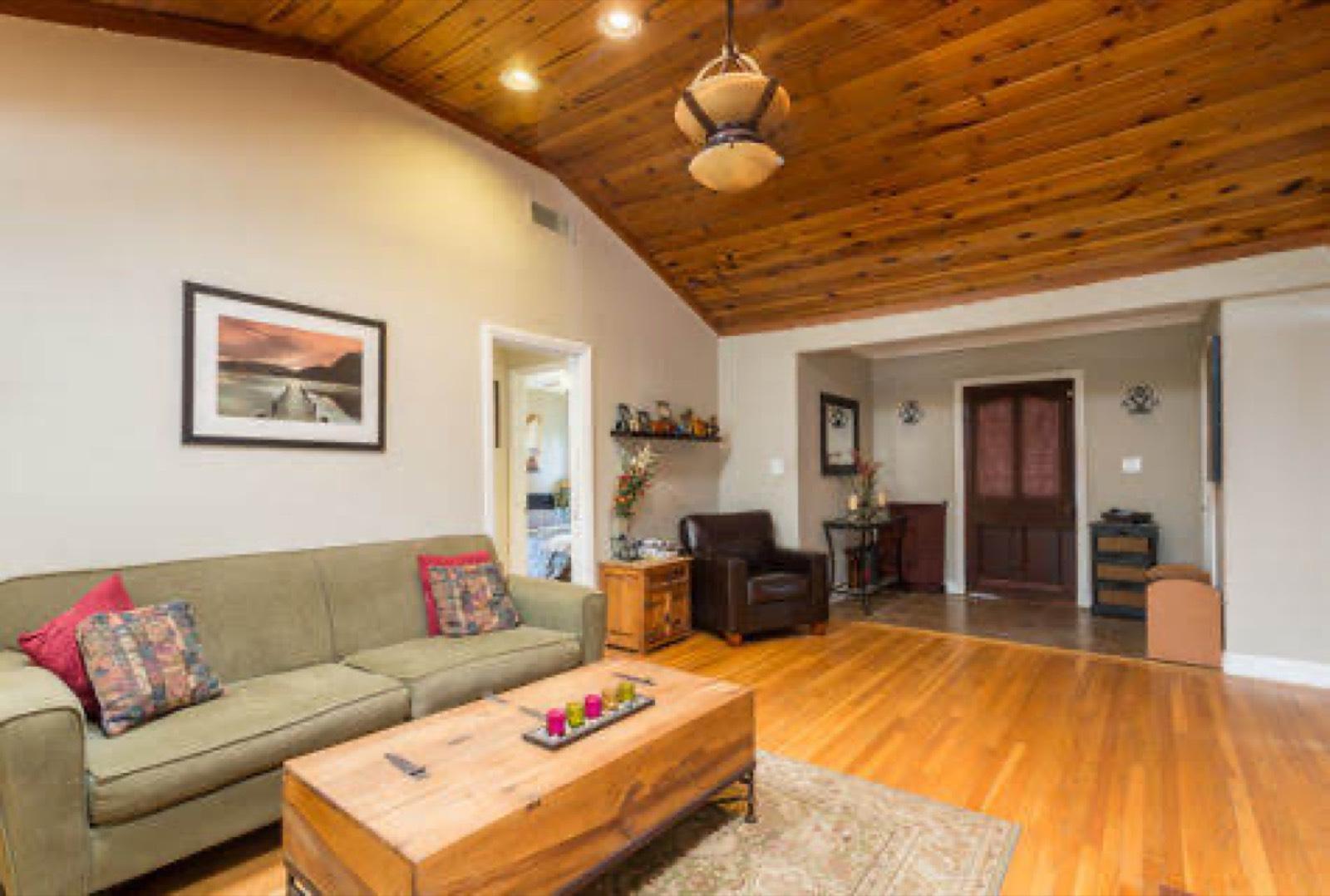 Jeff’s Wooden house — photo 4