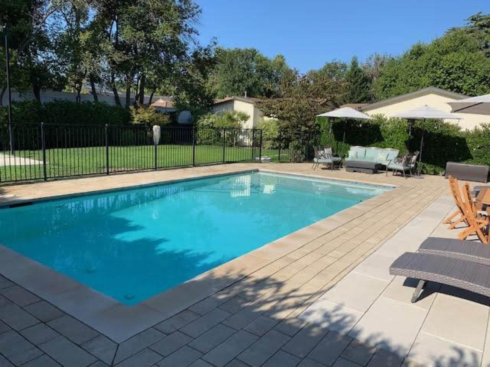 Jenifer Woodland Hills House — photo 1