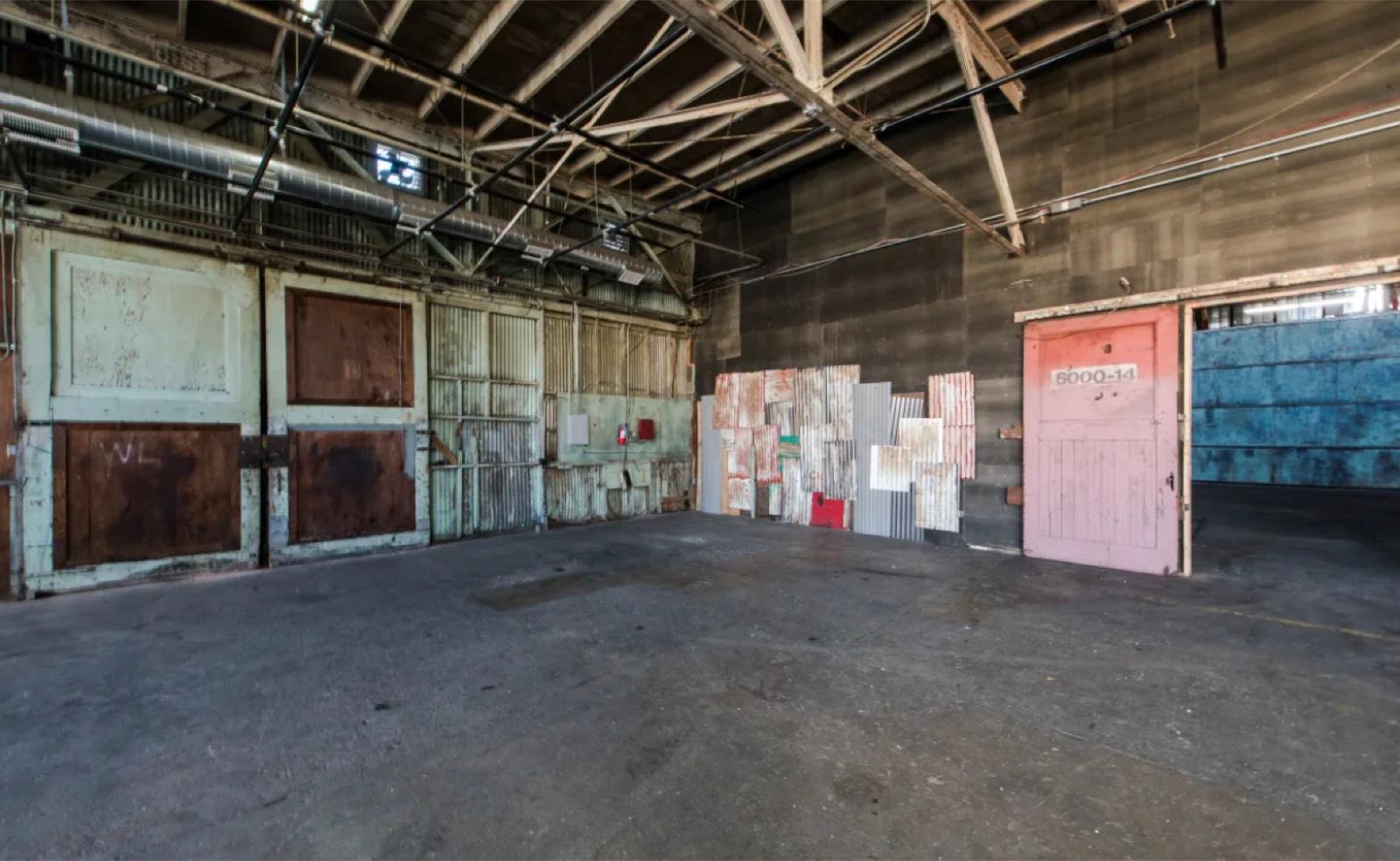 JE's Gritty Warehouse — photo 3