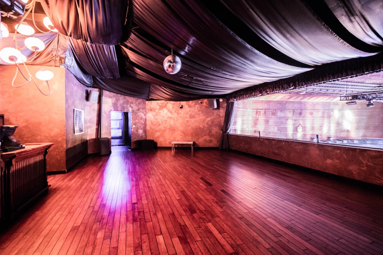 JE's Nightclub — photo 10