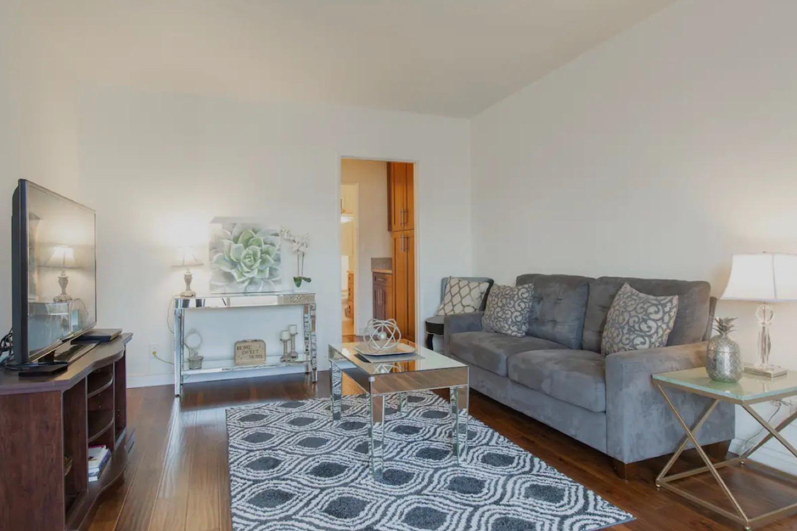Jess's West LA Apartment Building — photo 2
