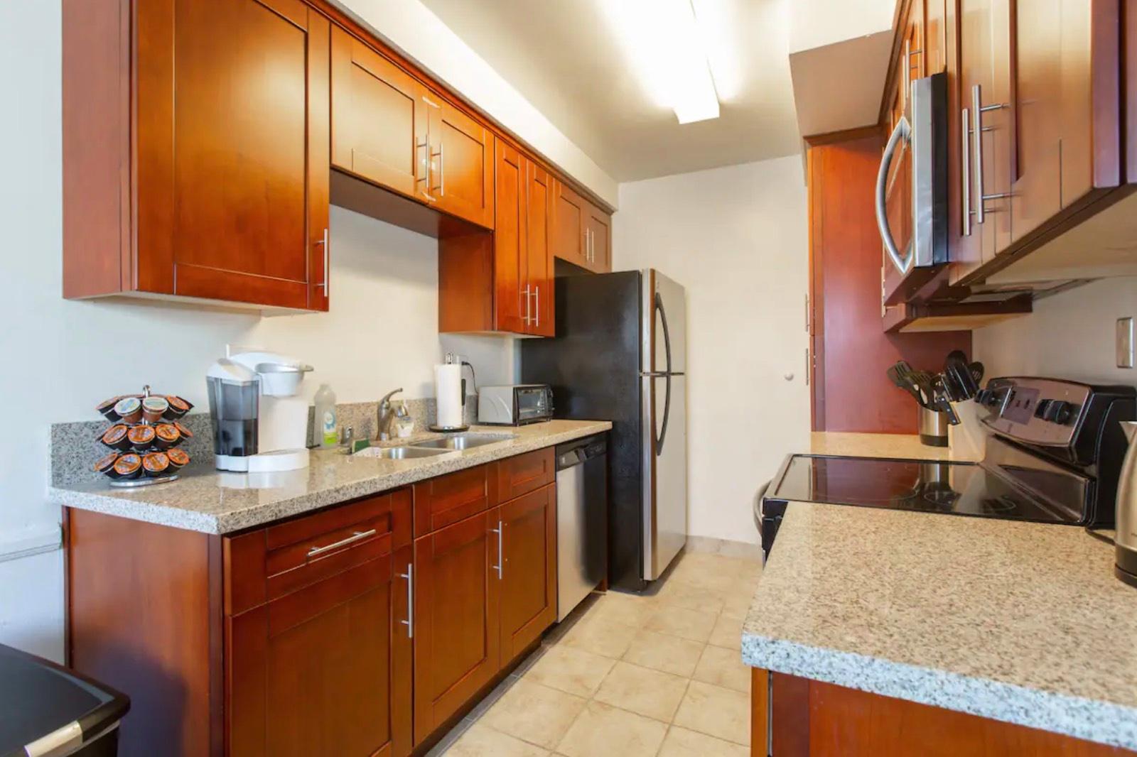 Jess's West LA Apartment Building — photo 10