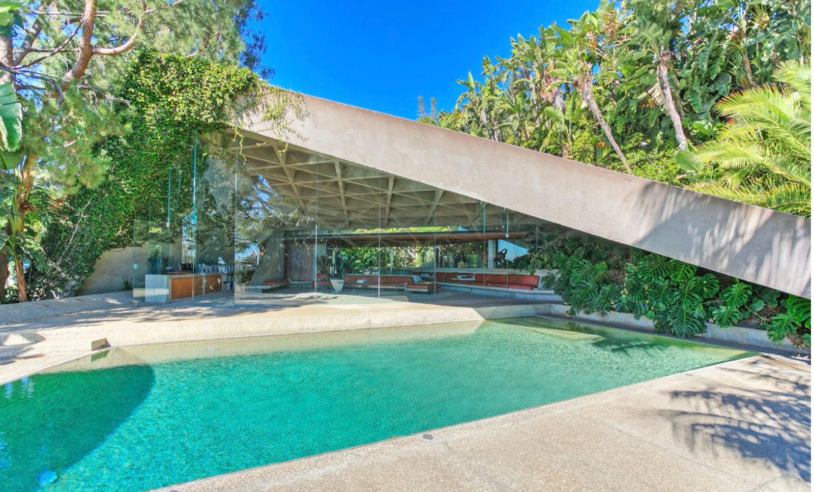 JF's Midcentury View Stunner — photo 1