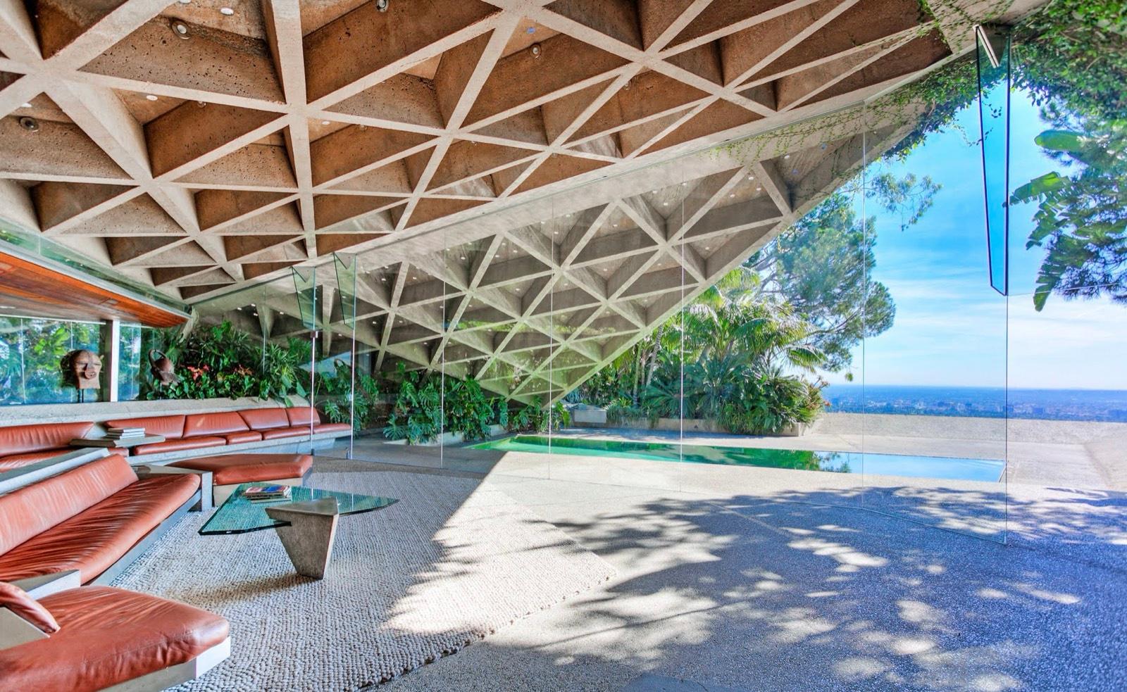 JF's Midcentury View Stunner — photo 2