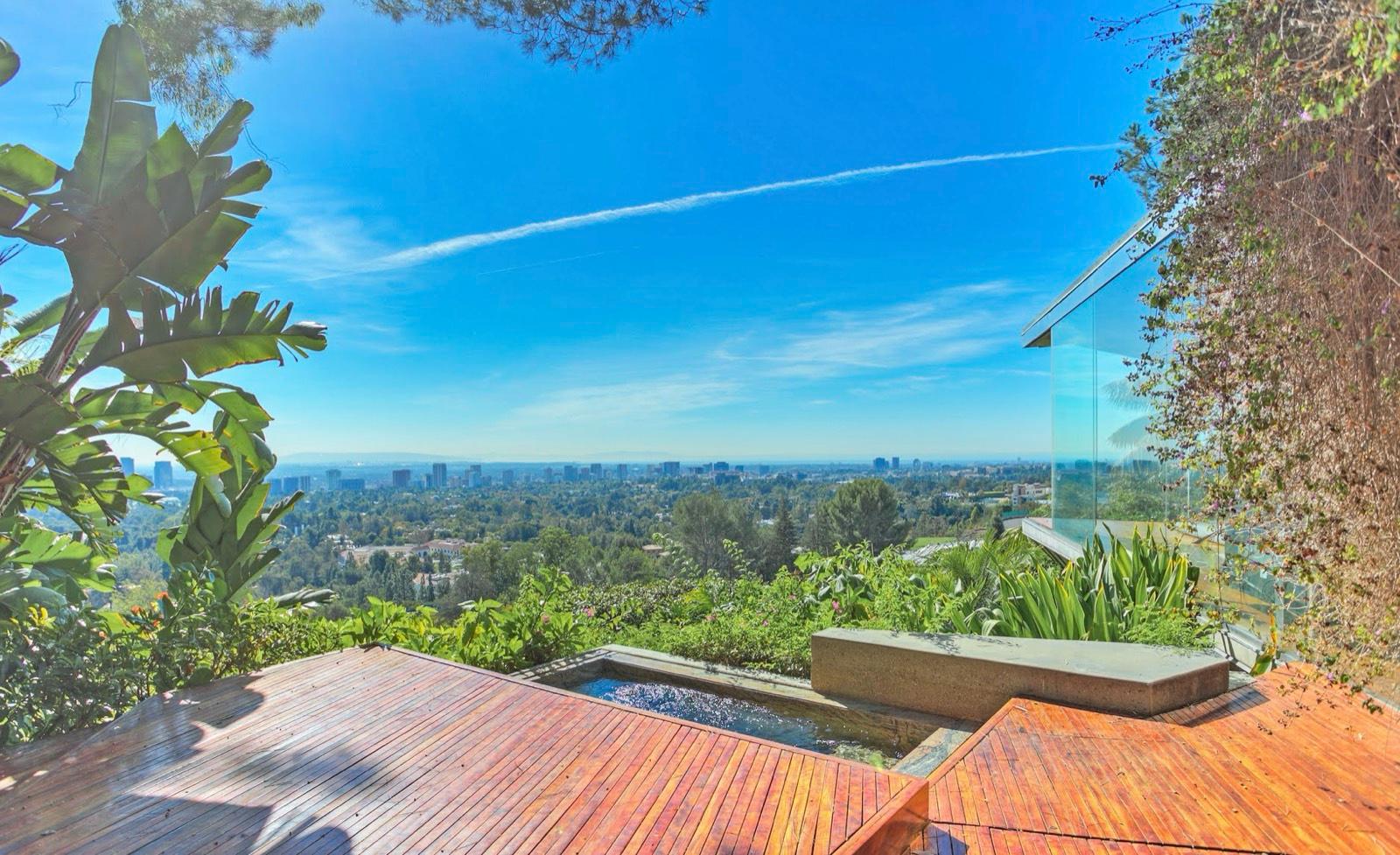 JF's Midcentury View Stunner — photo 12