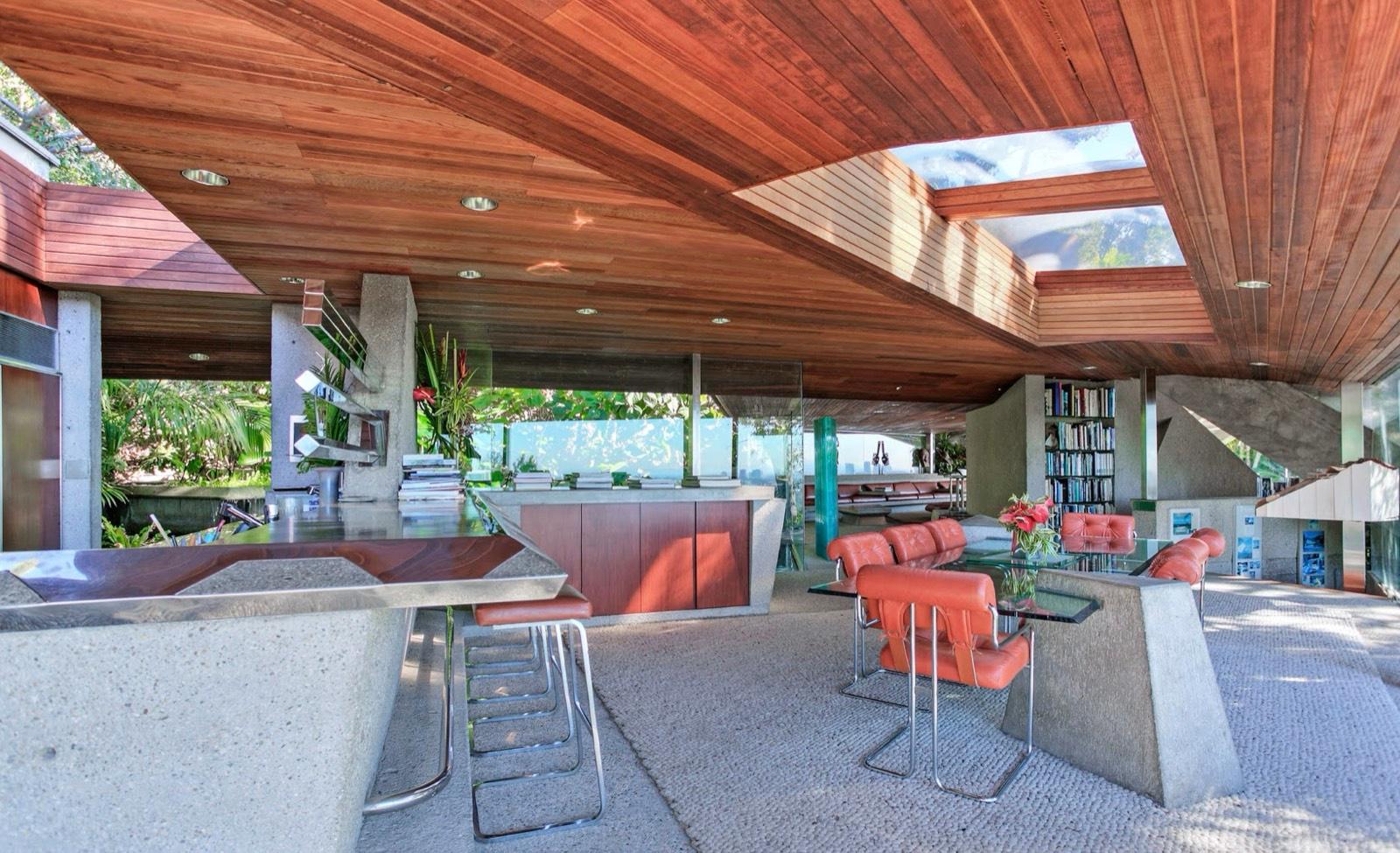 JF's Midcentury View Stunner — photo 6