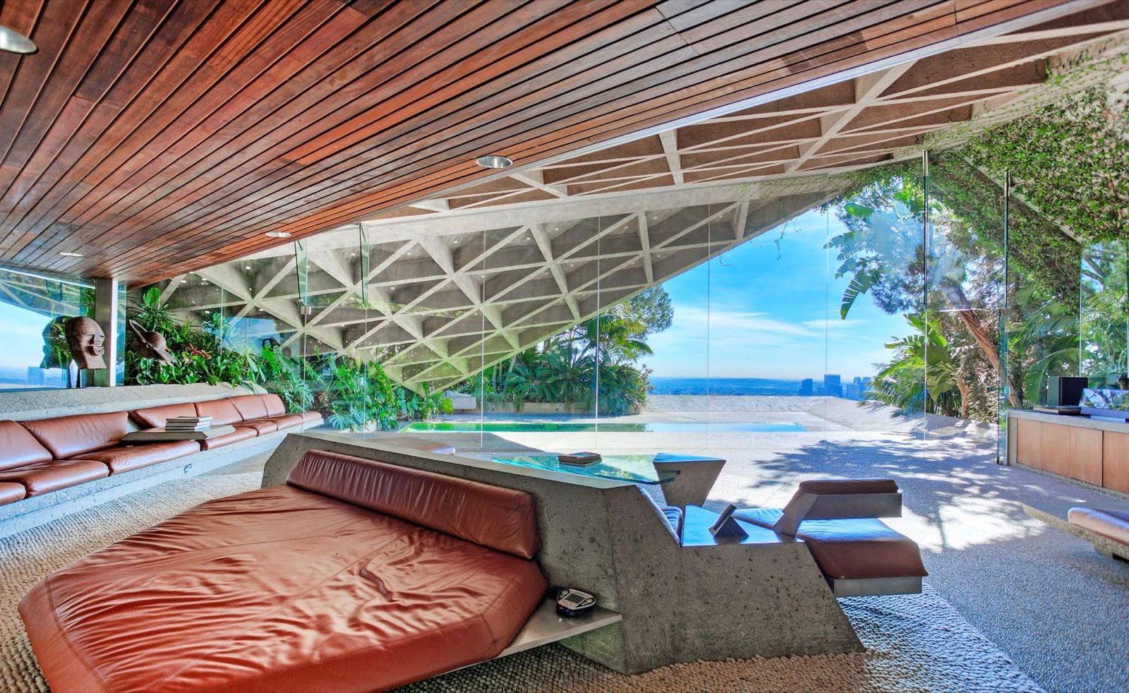 JF's Midcentury View Stunner — photo 7
