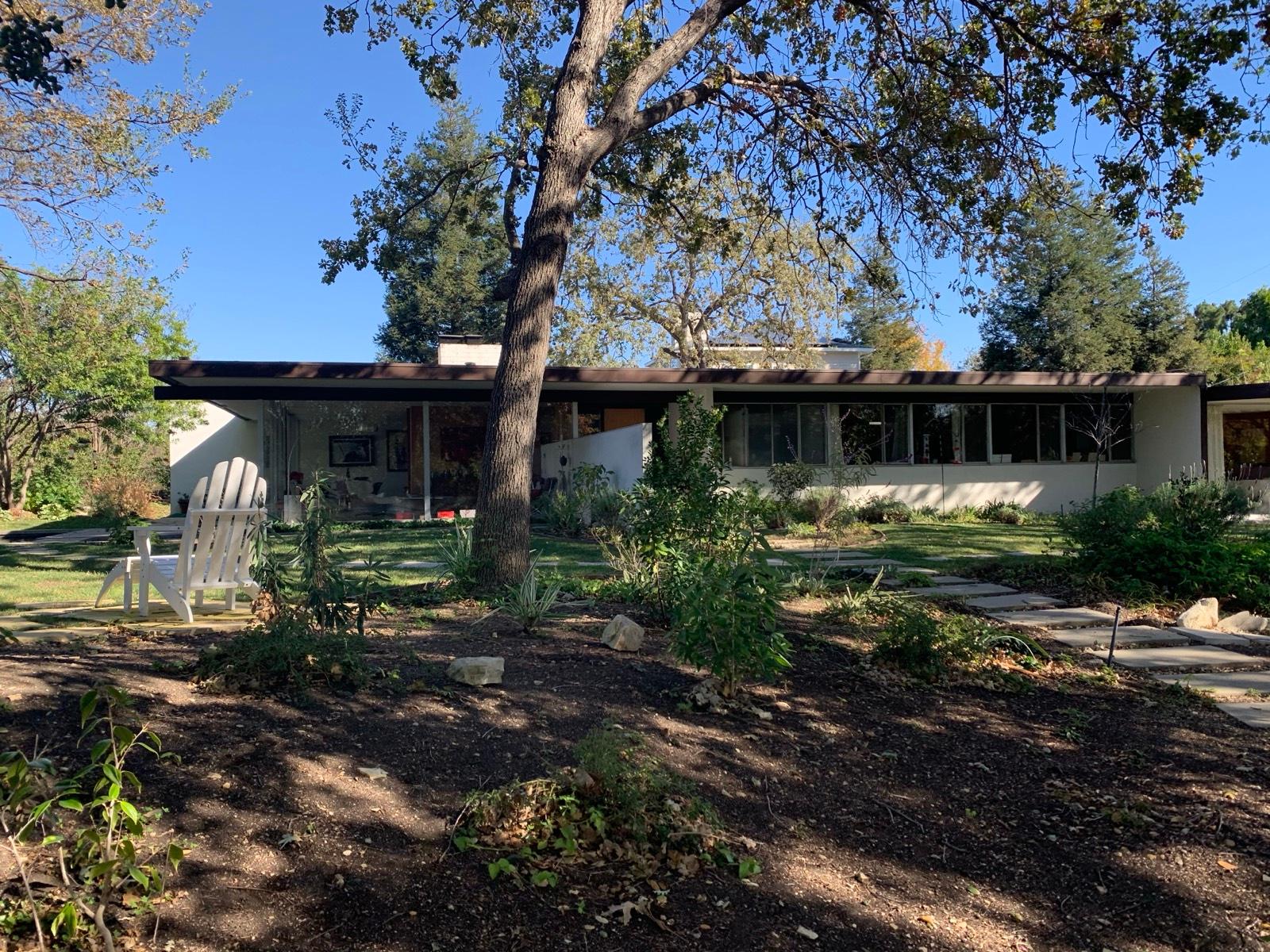 JH Midcentury Architecture Home — photo 2