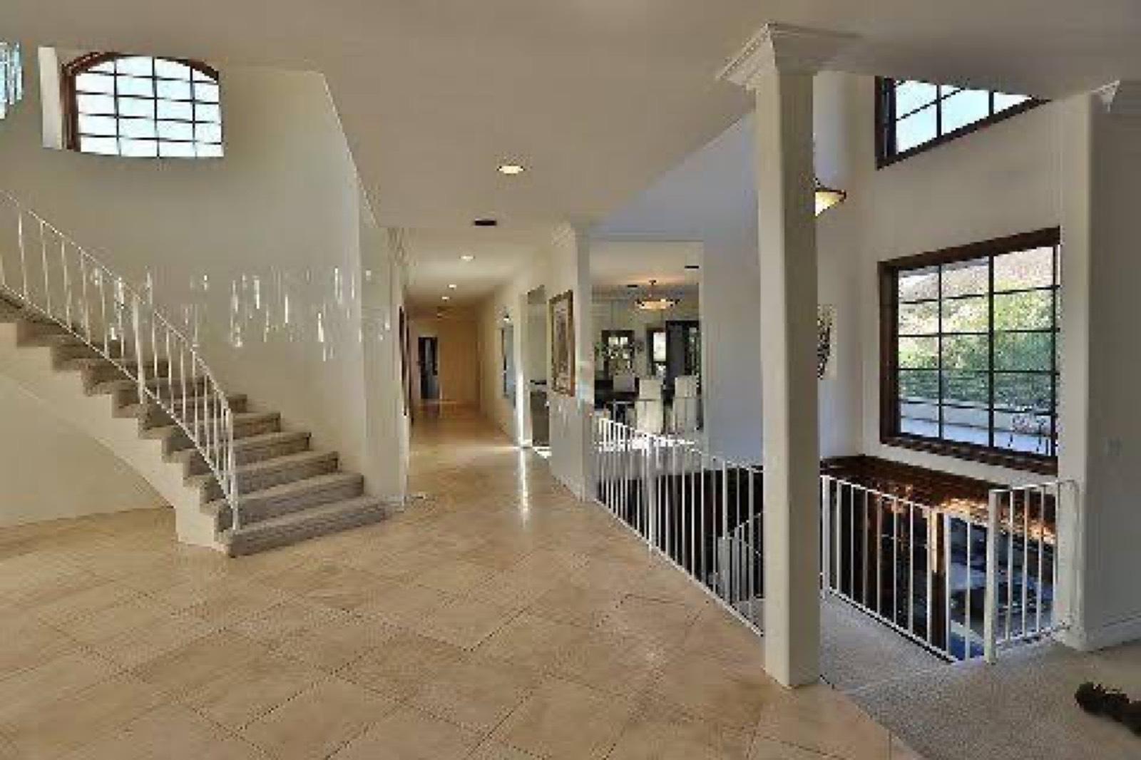 Jills Calabassas Mansion — photo 2