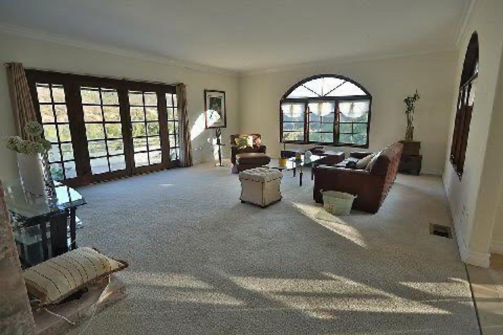 Jills Calabassas Mansion — photo 3
