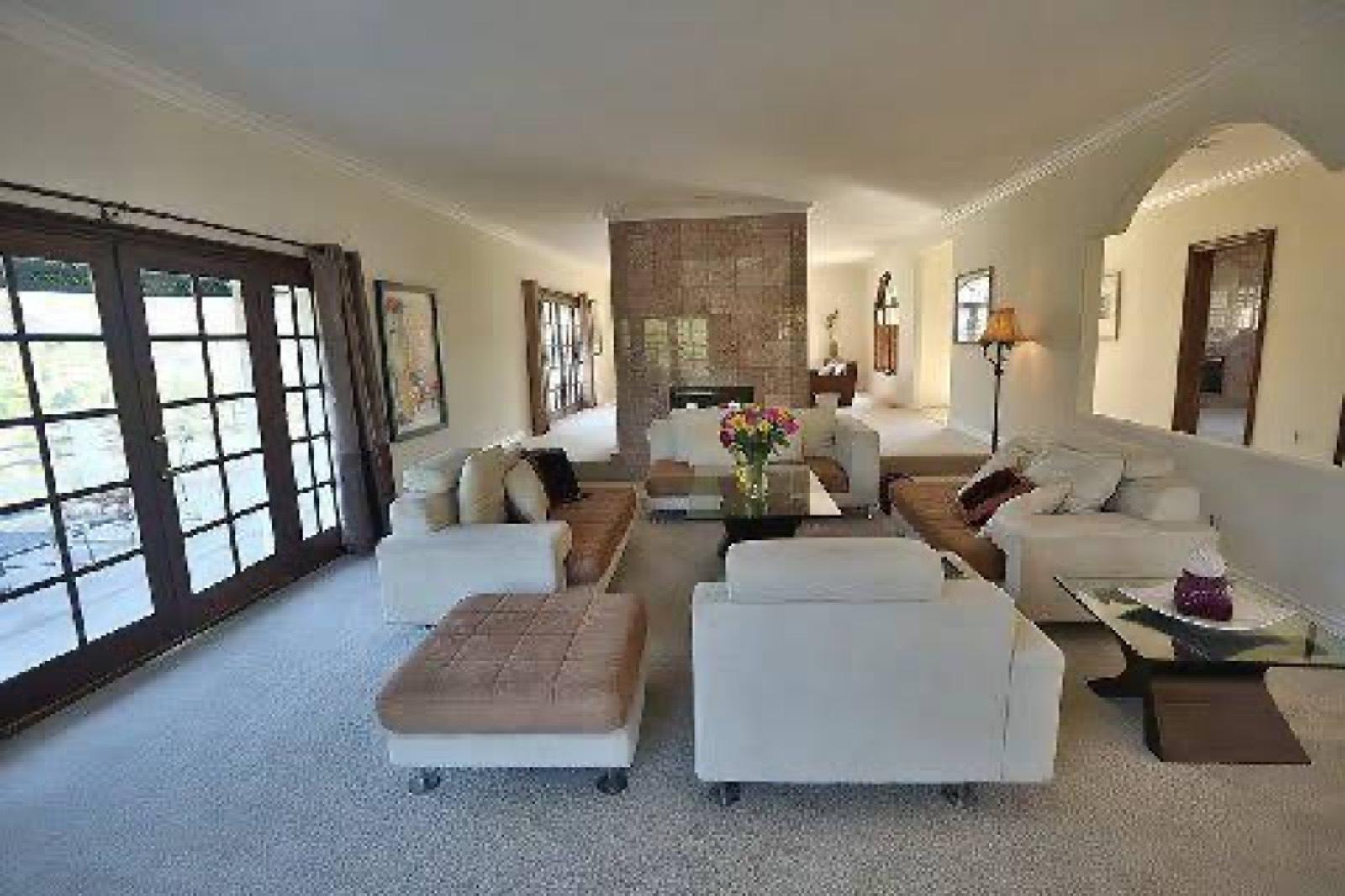 Jills Calabassas Mansion — photo 4