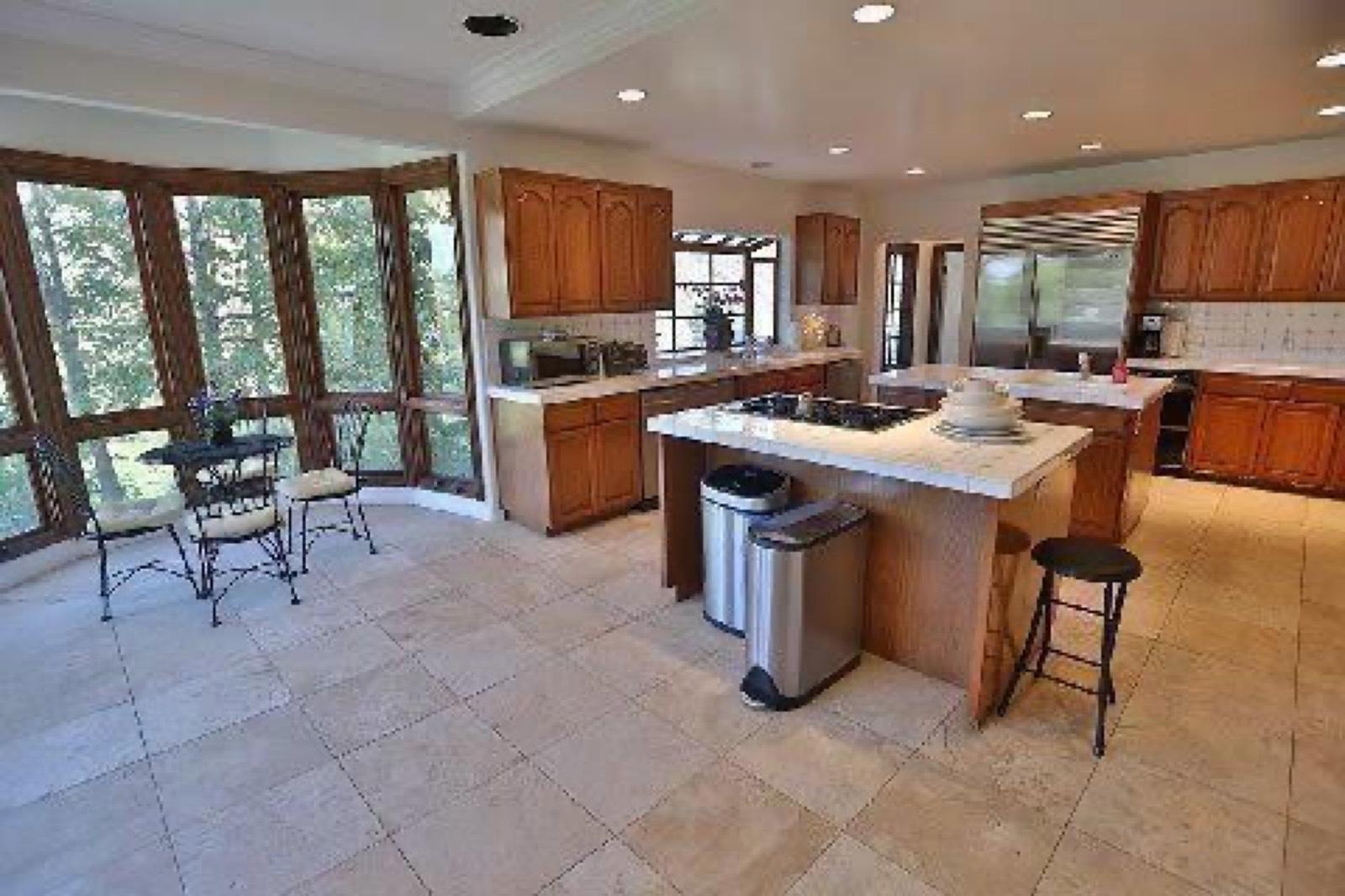 Jills Calabassas Mansion — photo 6
