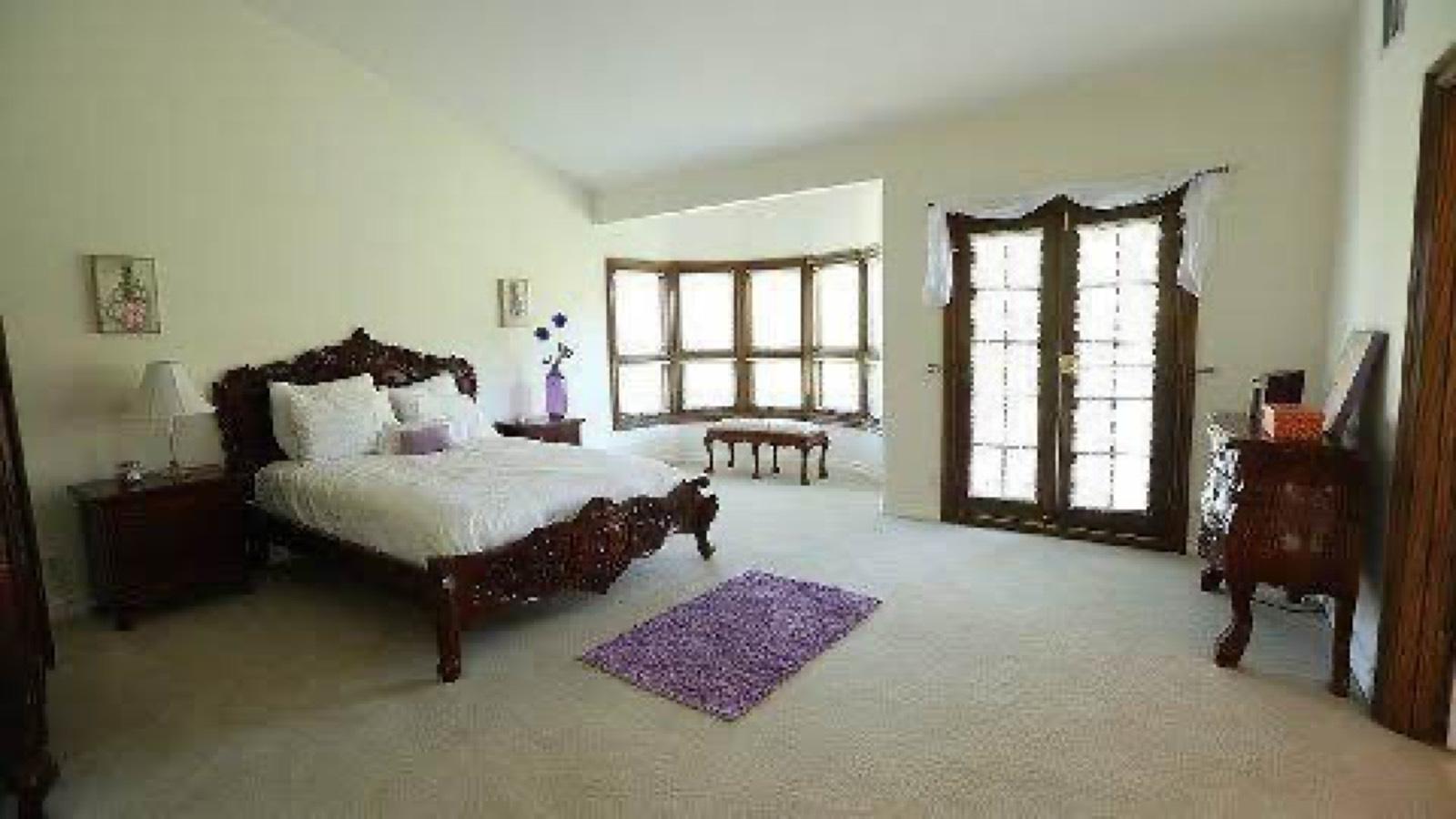 Jills Calabassas Mansion — photo 1
