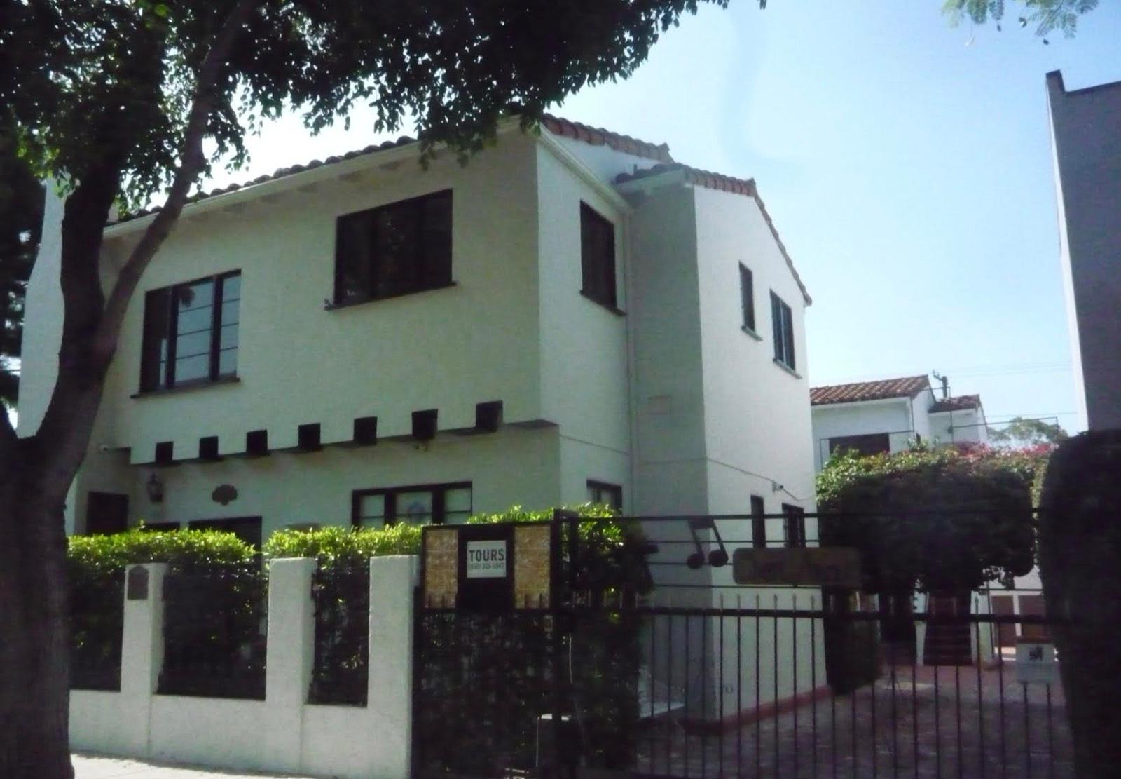 JM's Classic Spanish Apartment 11203 — photo 2